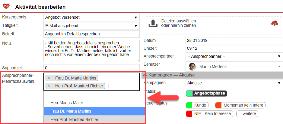 Screenshot Aktivitätseingabemaske mit Markierung des Zusatzfelds "Ansprechpartner-Mehrfachauswahl"