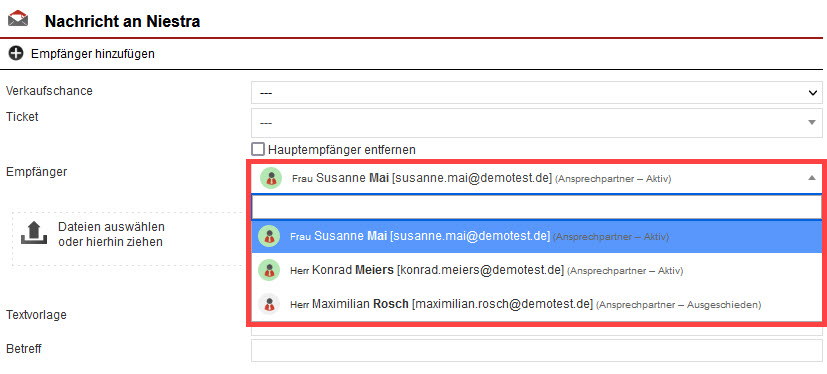 Screenshot geöffnetes Nachrichtenfenster mit markiertem Drop-Down-Menü zur Auswahl des Empfängers