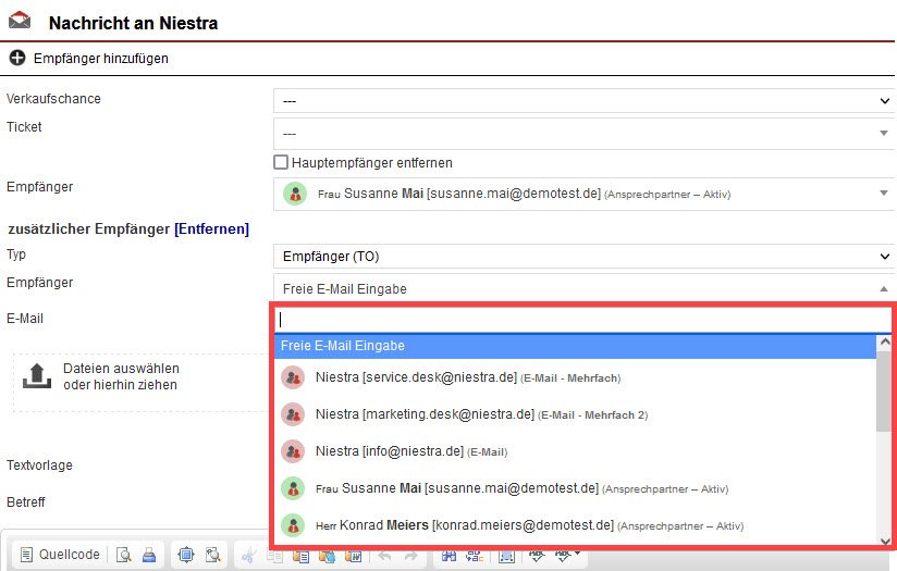 Screenshot geöffnetes Nachrichtenfenster mit markiertem Drop-Down-Menü zur Auswahl des Empfängers