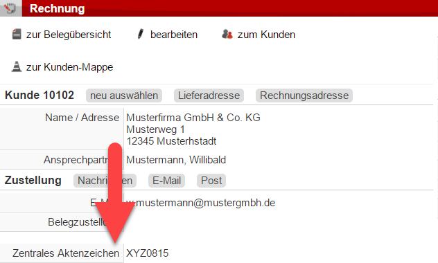 Screenshot Maske zur Rechnungserstellung mit Pfeil auf individuelles Zusatzfeld