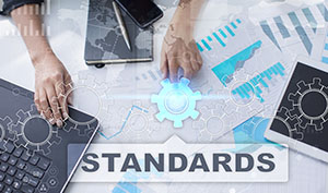 Standardisierte Arbeitsprozesse bringen Ihnen Vorteile hinsichtlich der Produktivität, bei der Einarbeitung neuer Mitarbeite und des Qualitätsmanagements.