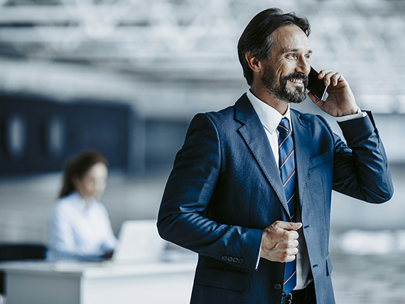 Die Eröffnung des Verkaufsgesprächs ist schon der erste Punkt, der über den Erfolg des Telefonats entscheiden kann. Sprechen Sie den richtigen Ansprechpartner?